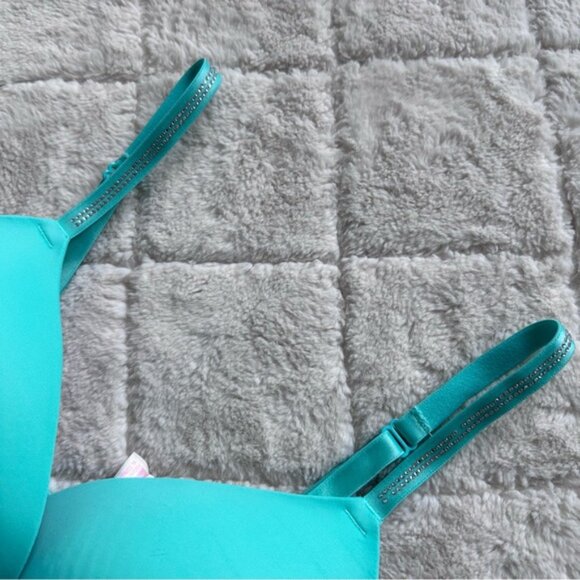 VS PINK | Wear Everywhere Wireless Push Up Smooth Shine Strap Bra | Size 36D - Picture 7 of 14